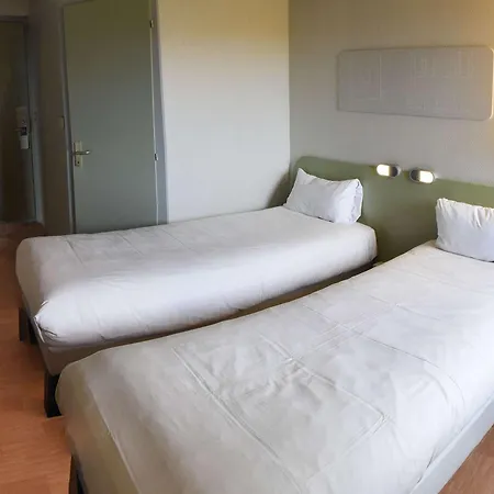 Hotel Ibis Budget Laval Bonchamp Les Laval Exterior photo