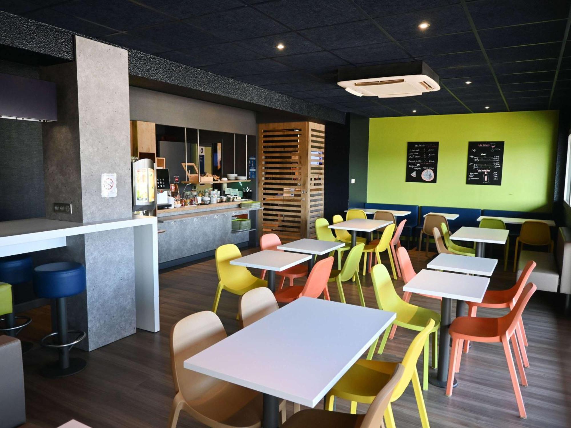 Hotel Ibis Budget Laval 2*