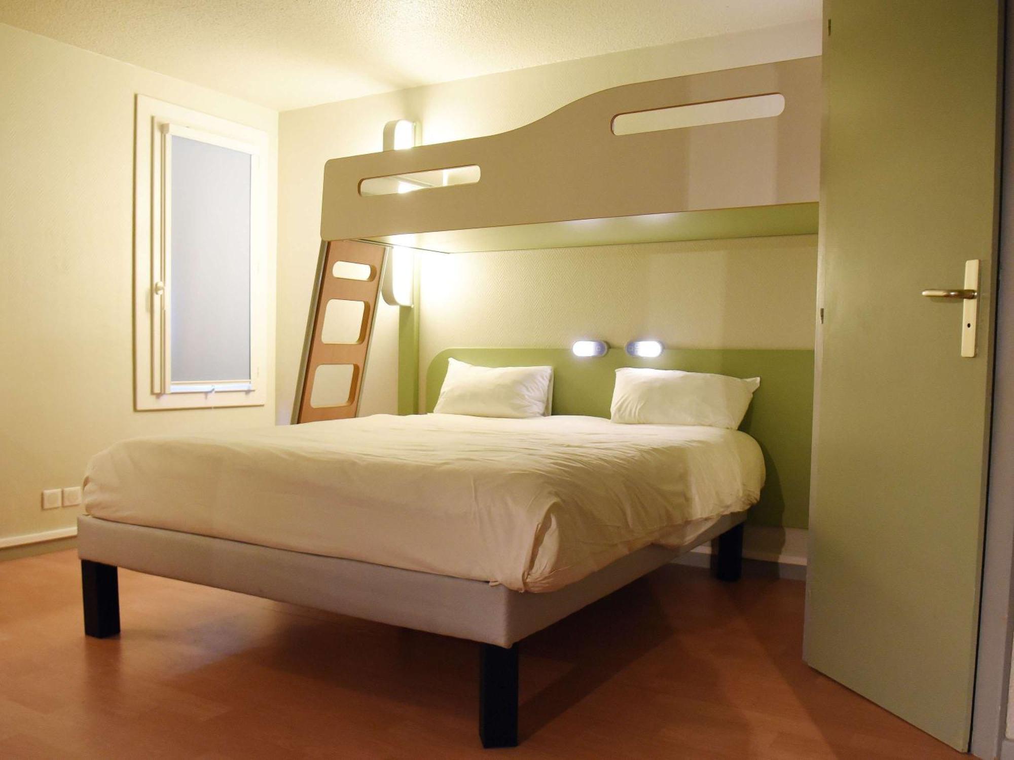 Ibis Budget Laval 2*
