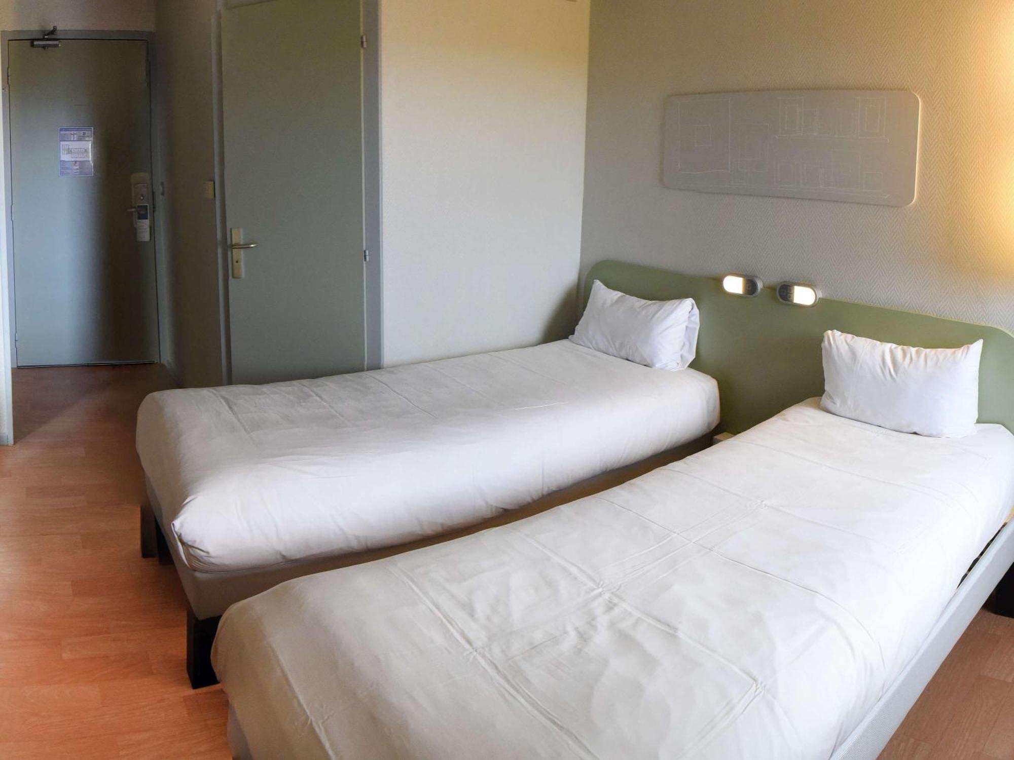 Ibis Budget Laval 2*
